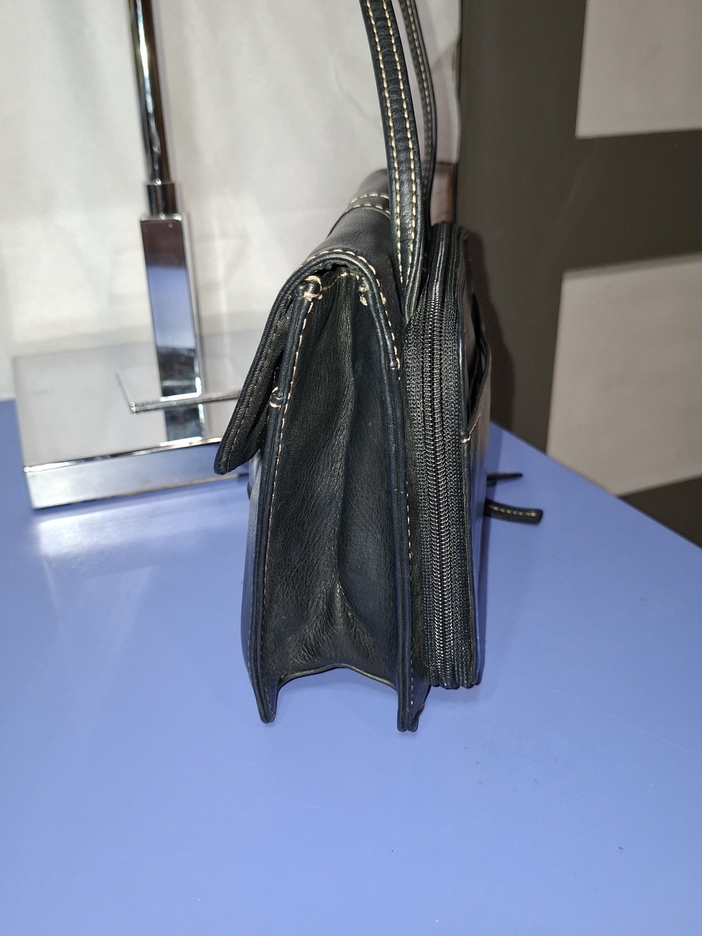 Vintage Fossil Black Leather Crossbody with Ring Detail- EUC - Picture 8 of 10